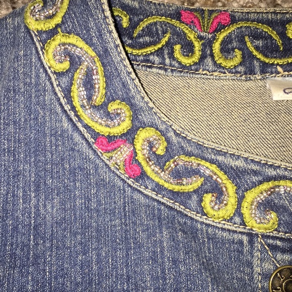 Jean jacket with detail - Picture 3 of 4